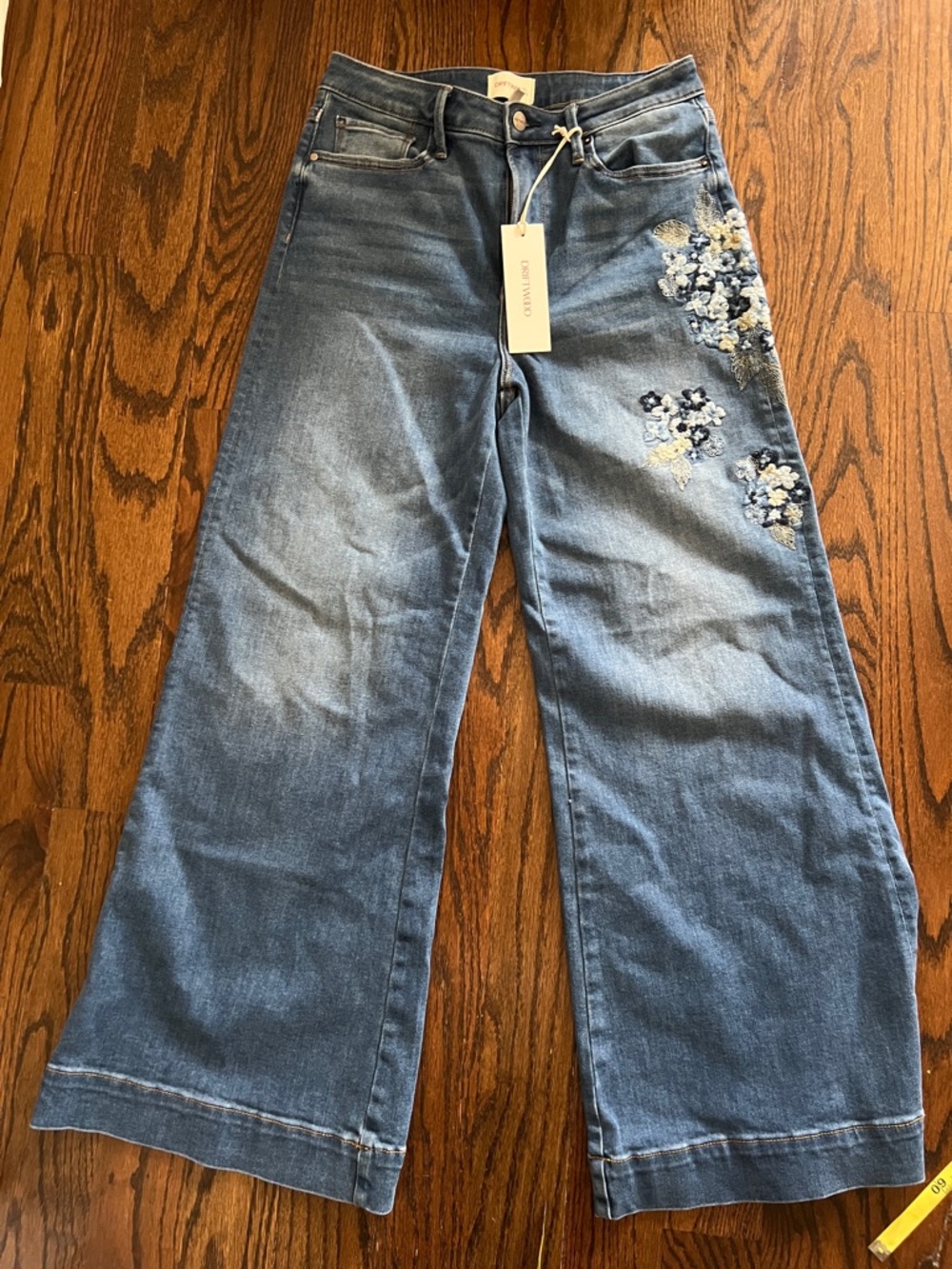 Driftwood Floral Embroidered Blue Jeans Martha Wide Leg Size 29 NEW!
